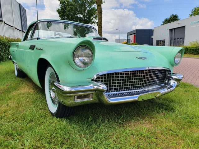 Heideveld Classics - Ford Thunderbird Convertible 1957