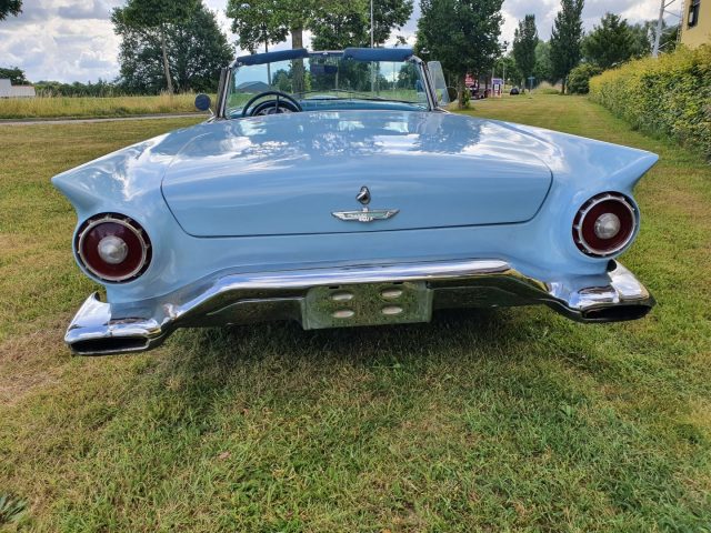 Heideveld Classics - Ford Thunderbrid Convertible 1957