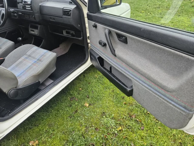 Heideveld Classics - Volkswagen Golf 1.6 Manhatten 1989